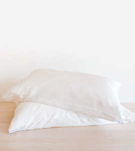 La Dailie | The Deep Sleep Silk Pillowcase | Queen | Milk