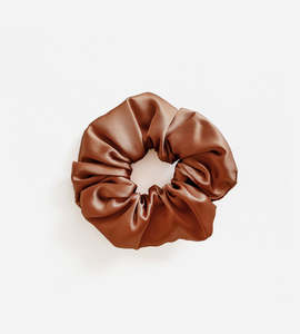 La Dailie | The Classic Silk Scrunchie | Espresso