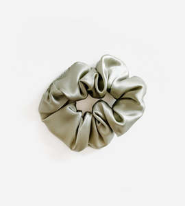 La Dailie | The Classic Silk Scrunchie | Fern