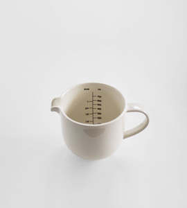 Loveramics | Measuring Jug | 700ml