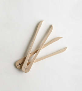 Essentials Kitchen: Beechwood Cornichon Tongs I 25cm
