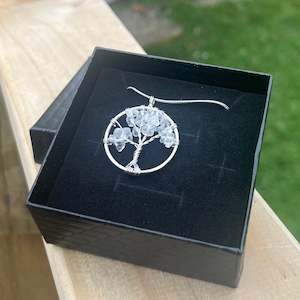 Necklaces: Clear Quartz Tree Of Life Crystal Chip Pendant