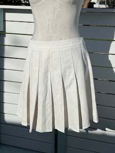 Thrift: White Pleated Skirt