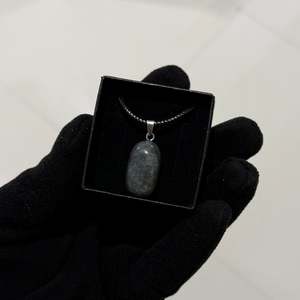 Necklaces: Labradorite Necklace
