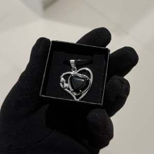 Necklaces: Obsidian Heart Pendant