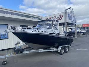Recreational Boat: 2013 Extreme 570 Sportfisher