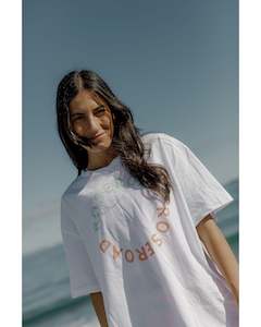 Rose Road: Rose Road Arizona Tee - White with Seafoam Circular Print