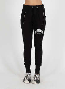 Trackies: Escape Trackies - La Fed