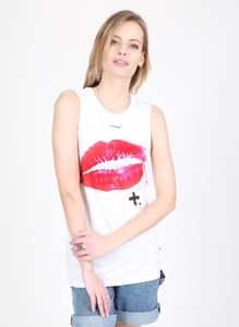 Full Sale Range: Minute Tank - Lips