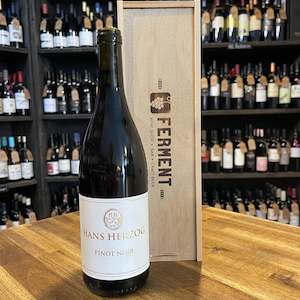 Pinot Noir: Hans Herzog Pinot Noir 2017 Marlborough