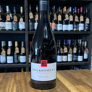 Pinot Noir: Escarpment Estate Pinot Noir 2021 Martinborough