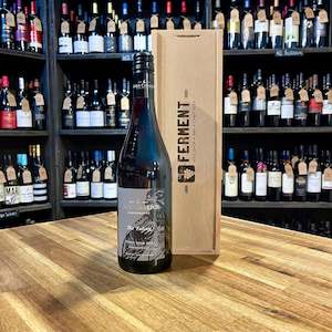 Pinot Noir: Lake Chalice The Falcon Pinot Noir 2022 Marlborough