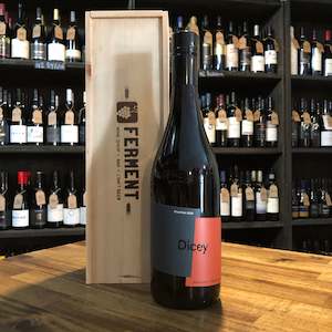 Pinot Noir: Dicey Pinot Noir 2021 Otago