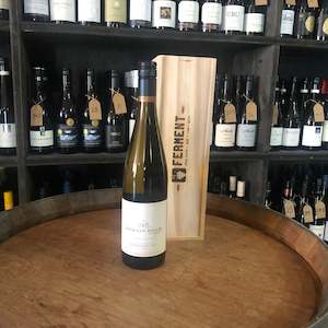 Riesling: Domain Road Dry Riesling The Water Race 2022 Otago