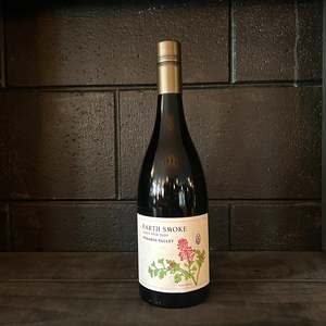 Pinot Noir: Pyramid Valley Earth Smoke Pinot Noir