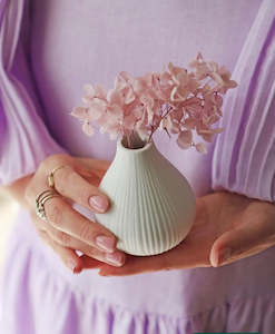 Home Fragrance: Bulb Vase