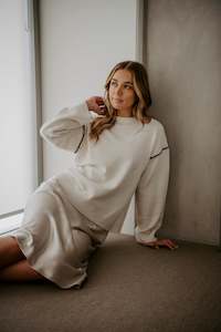 Bella: Bella - Hand Stitch Trims Pullover FB5416