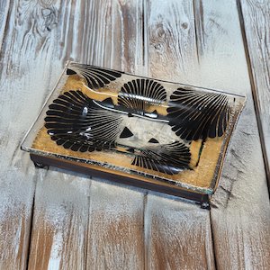 NZ Made Glass Rimu Soap/Jewelry Dish Shells - Blk