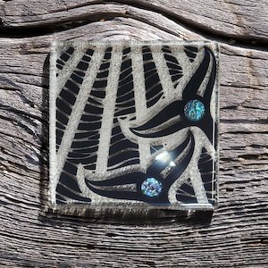 Glass With Paua: NZ Made Glass Coasters Paua Whale Tail - Blk - 4Pk w/stand