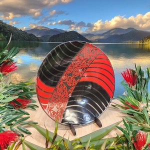 NZ Made Glass Bowl Kowhaiwhai 310mm - Red/Blk w/stand