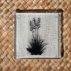 Coasters: NZ Made Glass Coaster Flax Bush - Single in display box