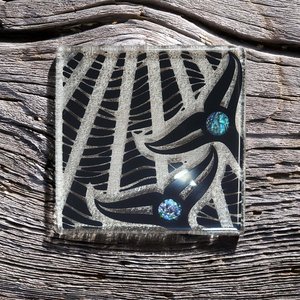 NZ Made Glass Coasters Paua Whale Tail - Blk - 4Pk w/stand