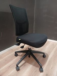 Urban Mesh Chair – Knight Group - FIL Furniture