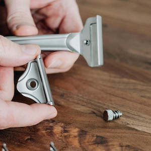 Razor Spare Parts: Supply Single Edge Razor Extra Screw (Stainless)