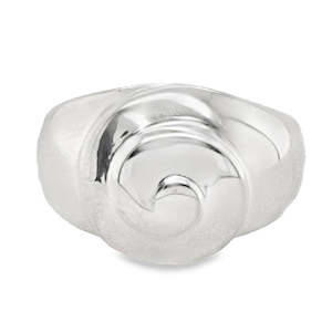 Whenua: Sterling Silver Tahi-Aroha Ring (Size N) WHENUA