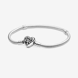 Bracelets: Pandora Moments Silver Bracelet w Family Tree Heart Clasp