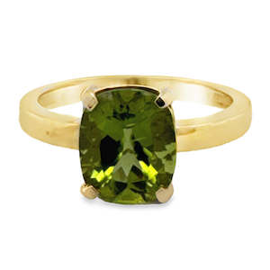 Womens Jewellery: 9ct Yellow Gold Rectangular Cushion Cut Peridot Ring