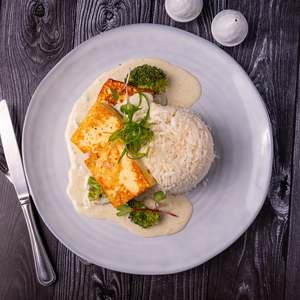 Keto: Thai Green Halloumi Curry