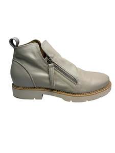 Womens Boots: Bay Lane Clara