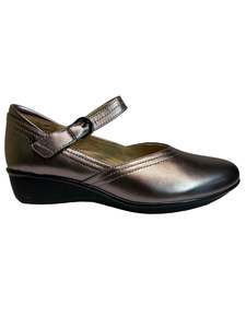 Womens Shoes: Revere Narita