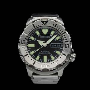 Under 1 000 Pre Owned Watches: Seiko - 2011 Automatic Diver 'Black Monster' SKX779
