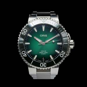 Pre Owned Watches: Oris - 2024 Aquis Date Cal. 400 Green 41.5mm