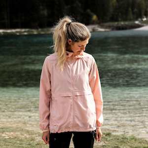 Lightweight Jackets: High Coast Wind Hoodie W