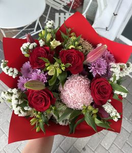 EB60 RED AND PINK BOUQUET - Flavells Floral Boutique