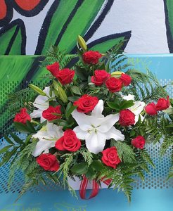 EX01 CHRISTMAS FLOWER BOX - Flavells Floral Boutique
