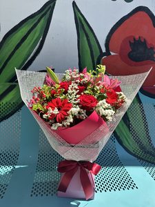 EB59 VALENTINES DAY FLOWER WATER BOX - Flavells Floral Boutique