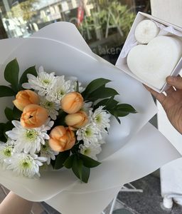 EM02 MOTHERS DAY GIFT SET - Flavells Floral Boutique