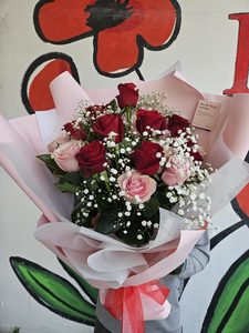 EV29 romantic one dozen roses bouquet - Flavells Floral Boutique