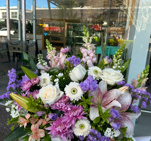 EA08 PURPLE FLOWER BOX - Flavells Floral Boutique