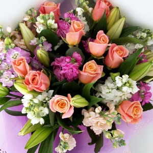 EB33 CORAL AND WHITE FLOWER BOUQUET - Flavells Floral Boutique