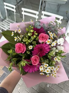EB46 MAGENTA COLOUR BOUQUET - Flavells Floral Boutique