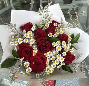Products: EB53 RED ROSES BOUQUET - Flavells Floral Boutique