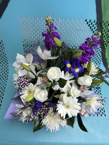 EA15 PURPLE AND WHITE FLOWER BOX - Flavells Floral Boutique