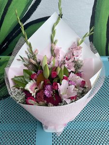 EB19 MAGENTA AND WHITE BOUQUET - Flavells Floral Boutique