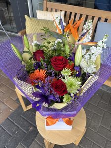 EB24 BRIGHT FLOWER WATER BOX - Flavells Floral Boutique