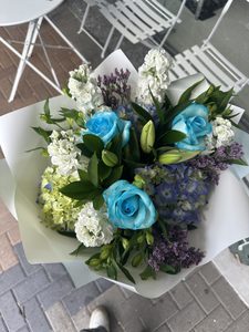 EB27 BLUE AND WHITE FLOWER WATER BOX (DYED) - Flavells Floral Boutique